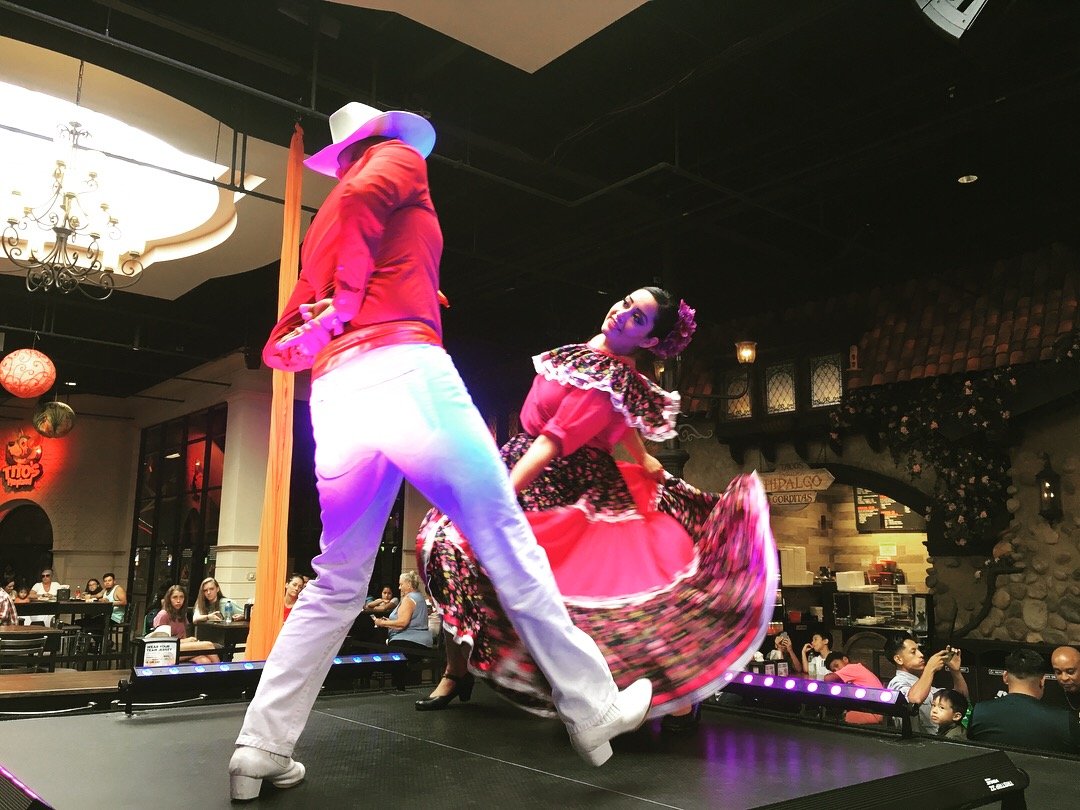 Folkloric Dancers